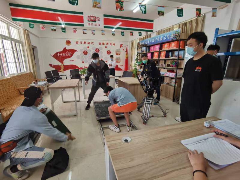 莱山区广告片拍摄公司：极简主义践行者，少即是多的视觉哲学